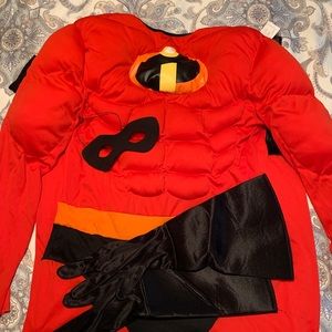 Mr Incredible, adult Halloween costume.